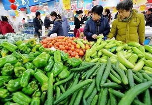 物价上涨中的温情保障 困难群众领取食用农产品价格临时补贴